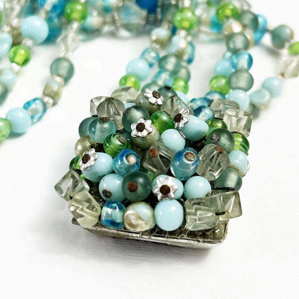 Mid-Century Vintage Blue & Green Beaded Bracelet - Picture 4 of 9